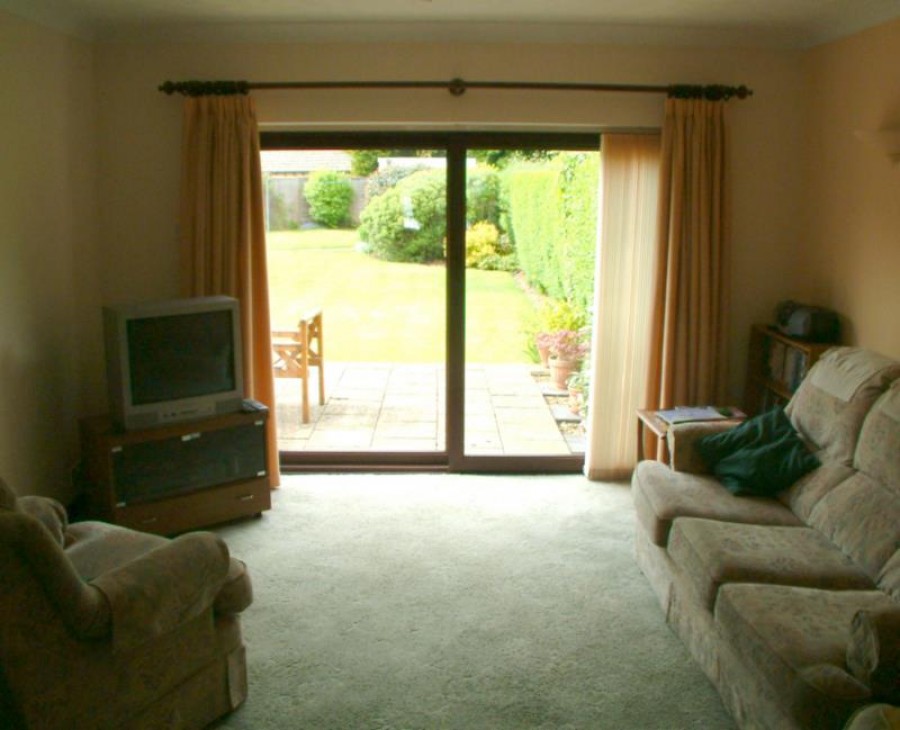 8 moor Dr